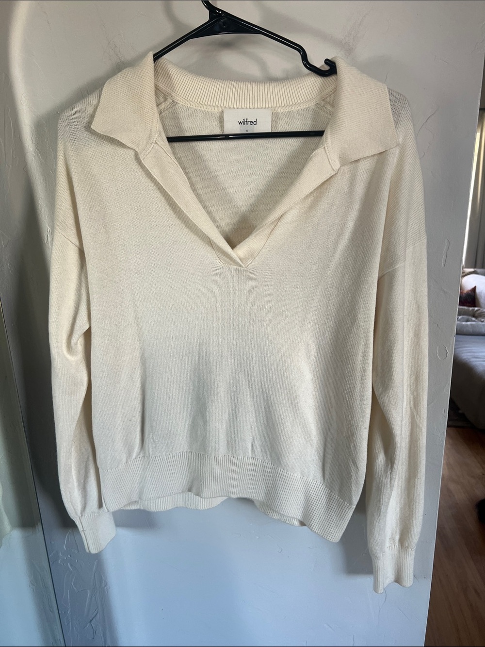 Wilfred Aritzia Cream Collared V-Neck Knit Sweater wool and cotton - Picture 2 of 5